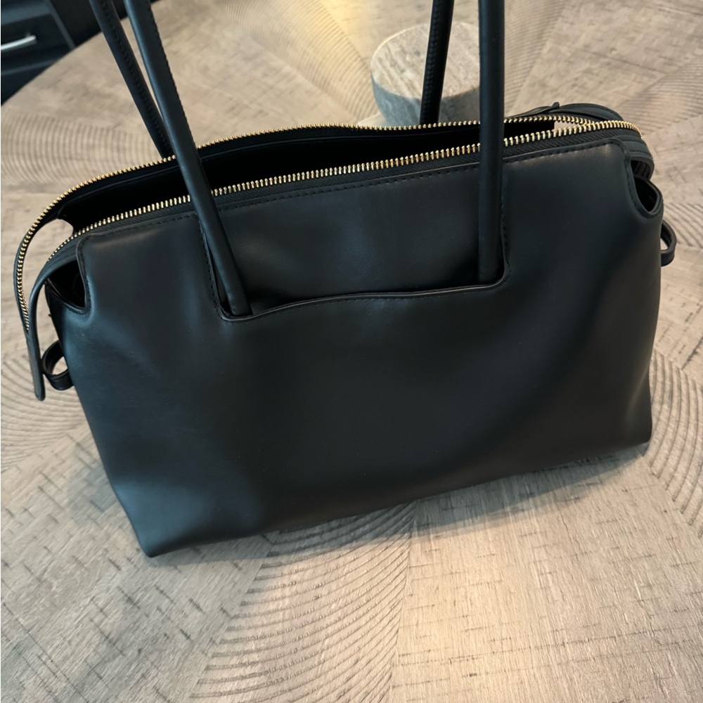 East West Bowler Shoulder bag